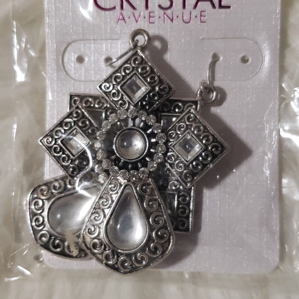 Jewelry - Picture 4 of 4